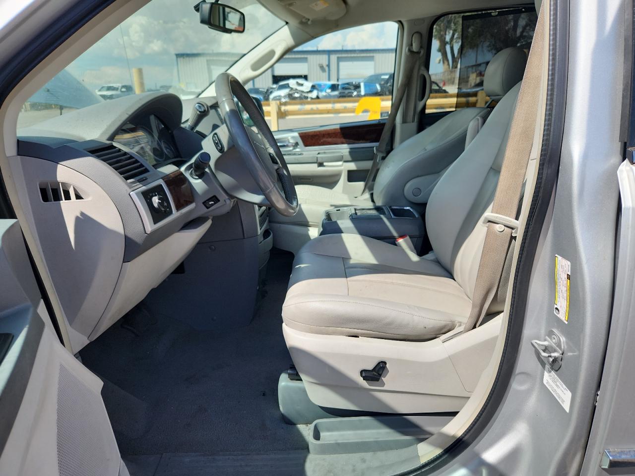 2010 Chrysler Town & Country Touring VIN: 2A4RR5DX4AR207090 Lot: 69299915