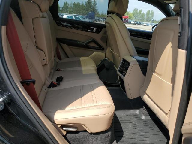 2019 PORSCHE CAYENNE S  
