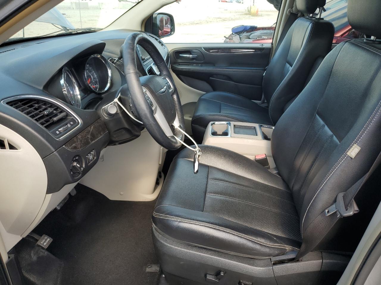 2015 Chrysler Town & Country Touring L VIN: 2C4RC1CG5FR590496 Lot: 70279015