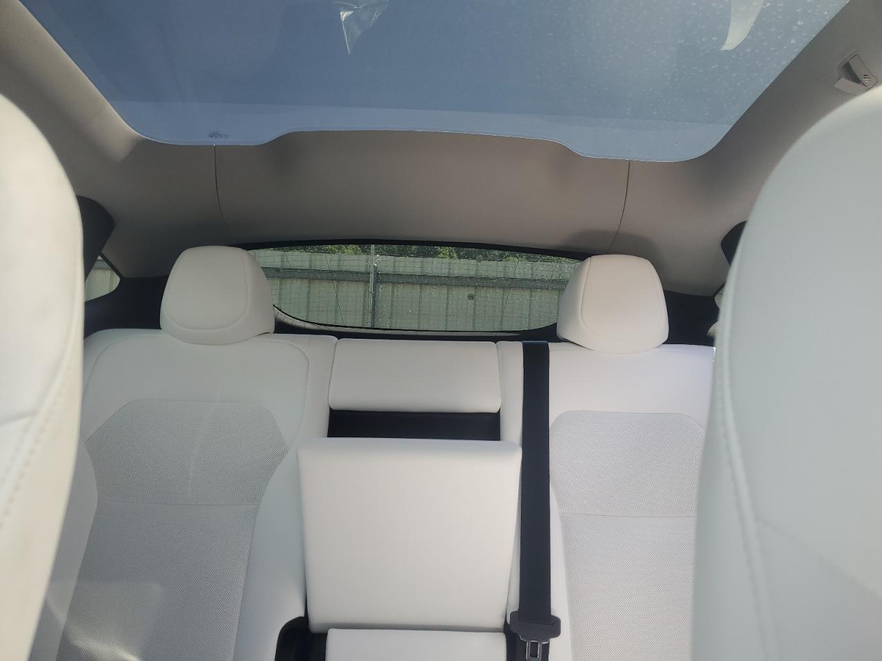 2026 Tesla Model Y VIN: 7SAYGDEE7TF363964 Lot: 70137845