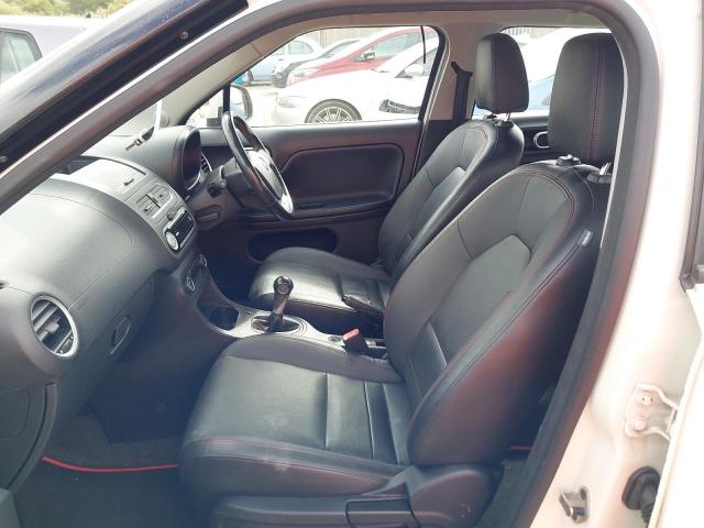 2015 MG MOTOR UK MG3 3STYLE LUX