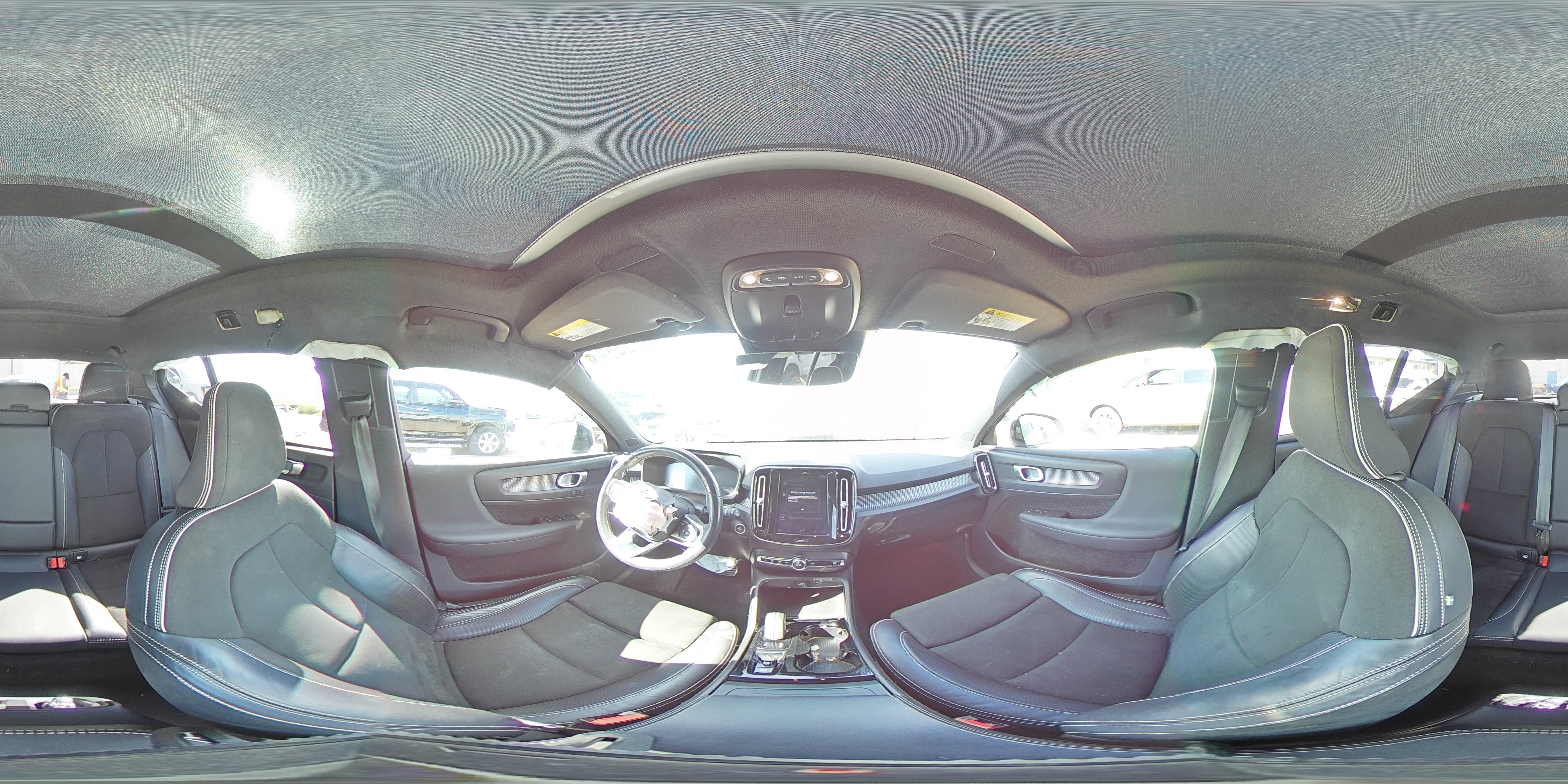 2021 Volvo Xc40 T5 R-Design VIN: YV4162UM6M2414158 Lot: 70744595