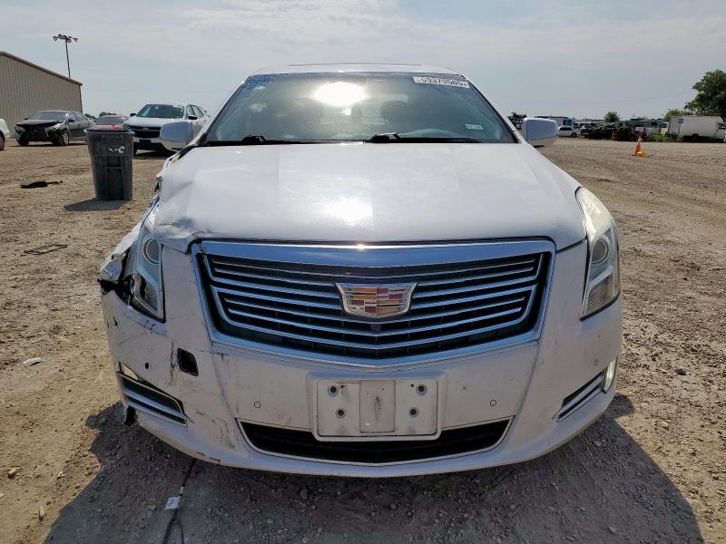  CADILLAC XTS 2017 Белы