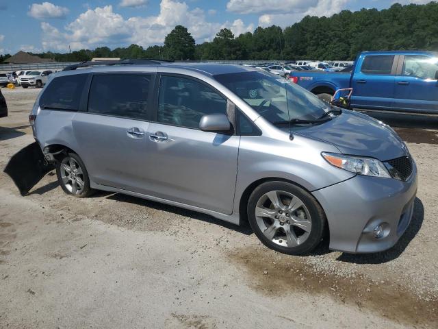  TOYOTA SIENNA 2013 Srebrny