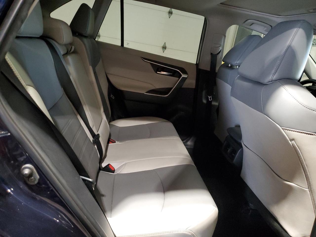 2021 Toyota Rav4 Xle Premium VIN: JTMA1RFV0MD074123 Lot: 70102225