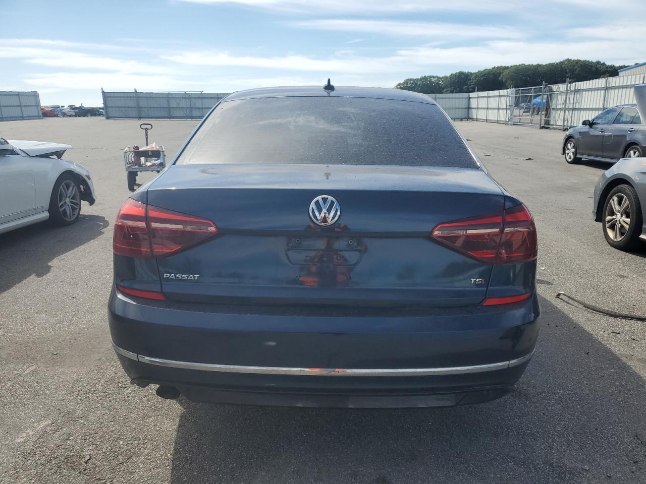 2018 Volkswagen Passat S VIN: 1VWAA7A3XJC035273 Lot: 68724165