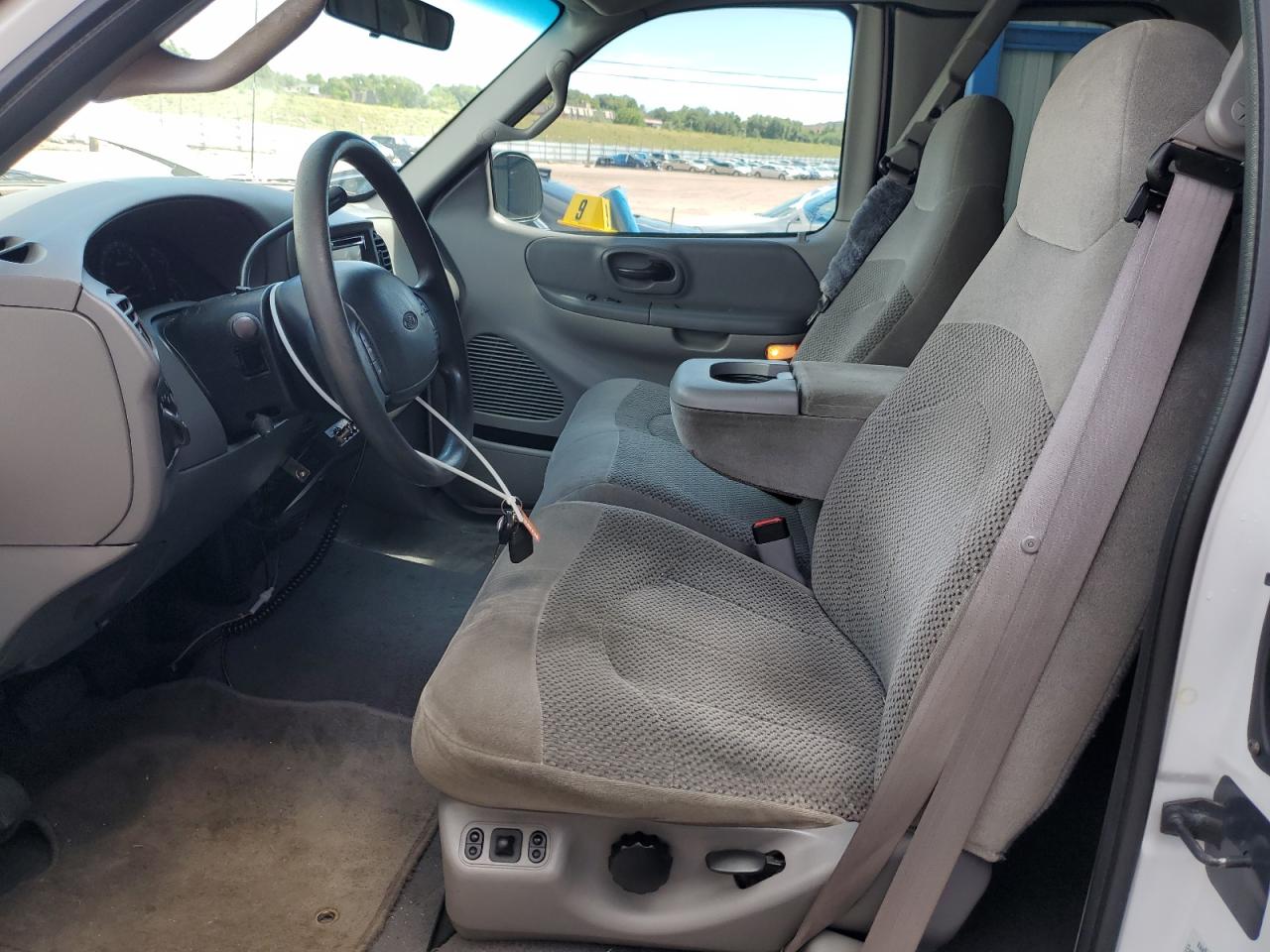 2000 Ford F150 VIN: 1FTRX17L7YNB93206 Lot: 70413045