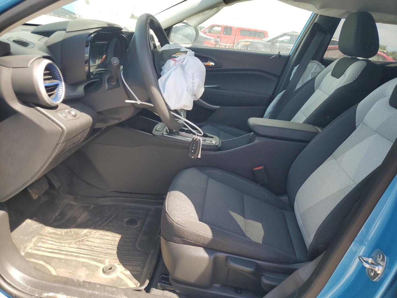 2025 Chevrolet Trax Ls VIN: KL77LFEP4SC039039 Lot: 69467065