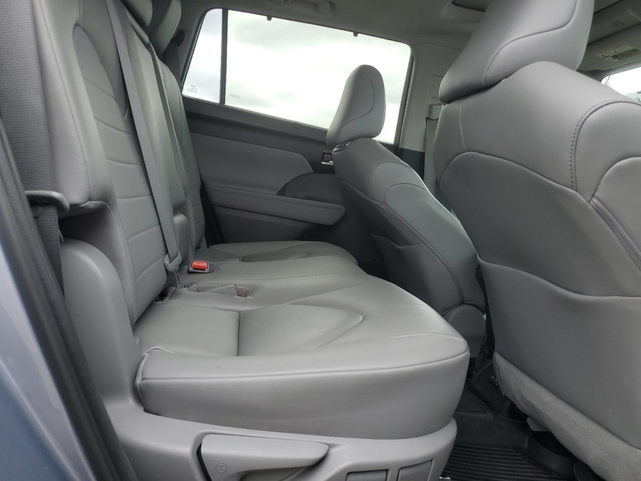2023 Toyota Highlander L VIN: 5TDKDRBH5PS025293 Lot: 68863135