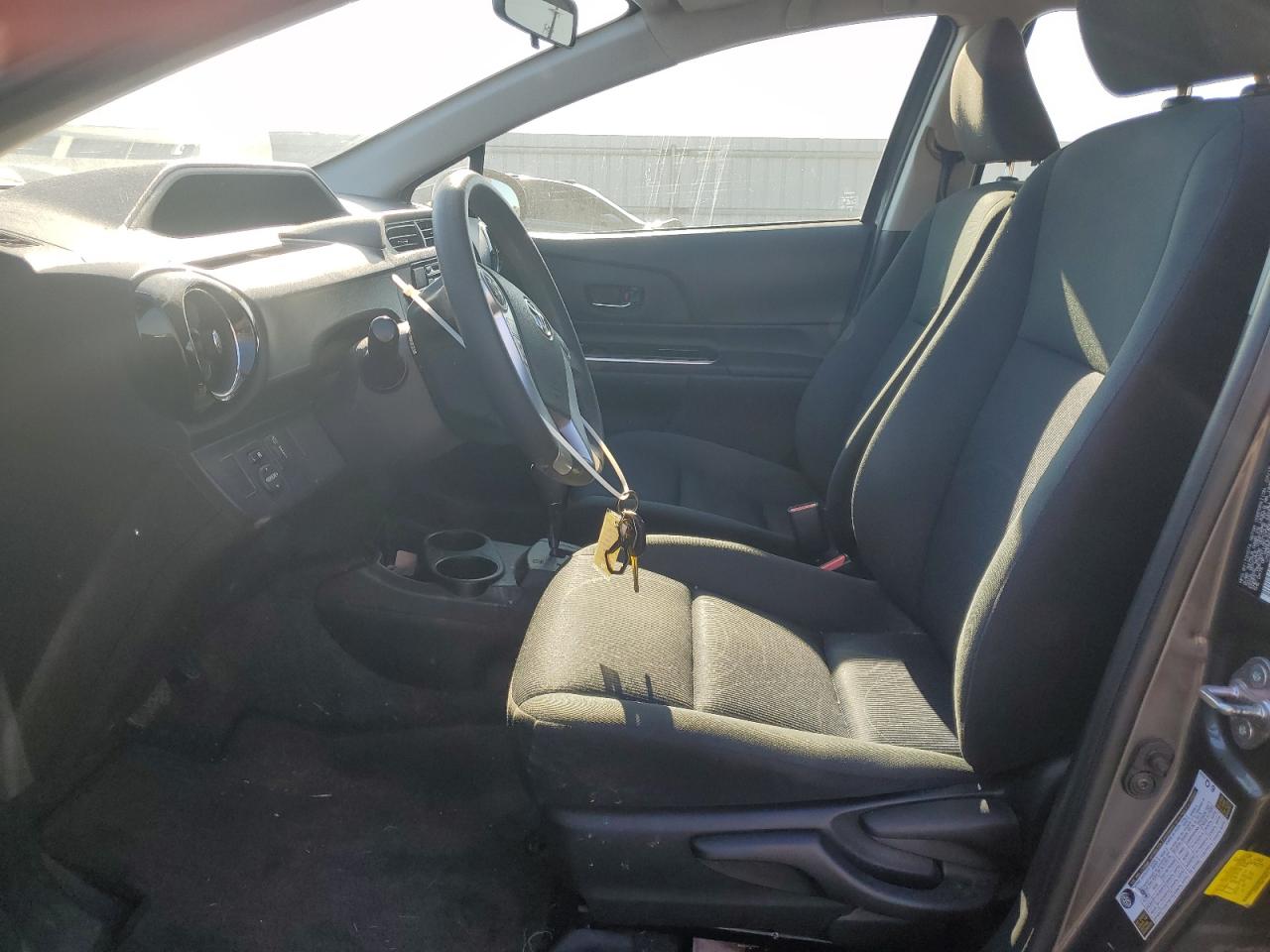 2015 Toyota Prius C VIN: JTDKDTB38F1104616 Lot: 70108815