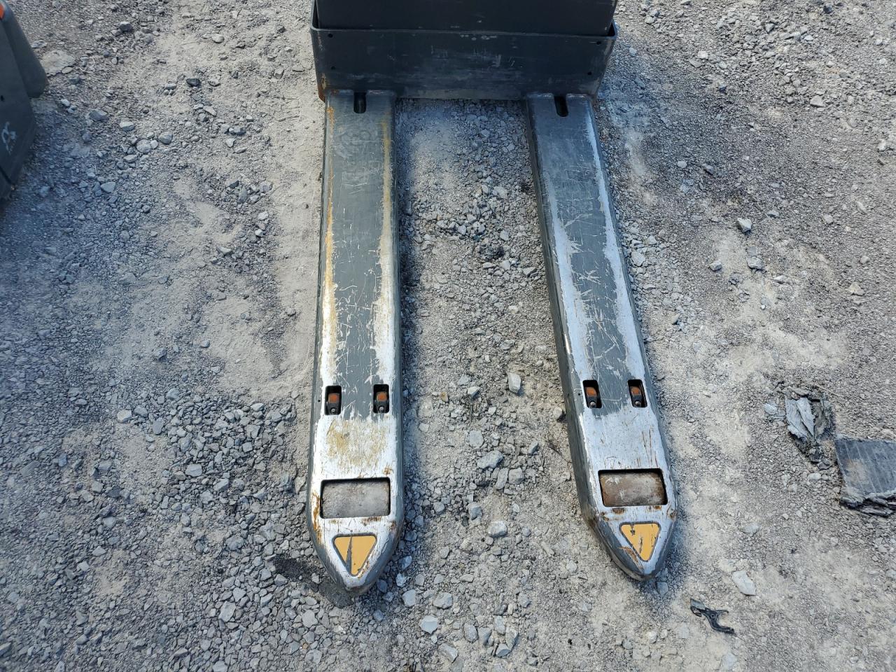 2020 Crown Sp3035-45 Pallet Jack VIN: 10250459 Lot: 70198375