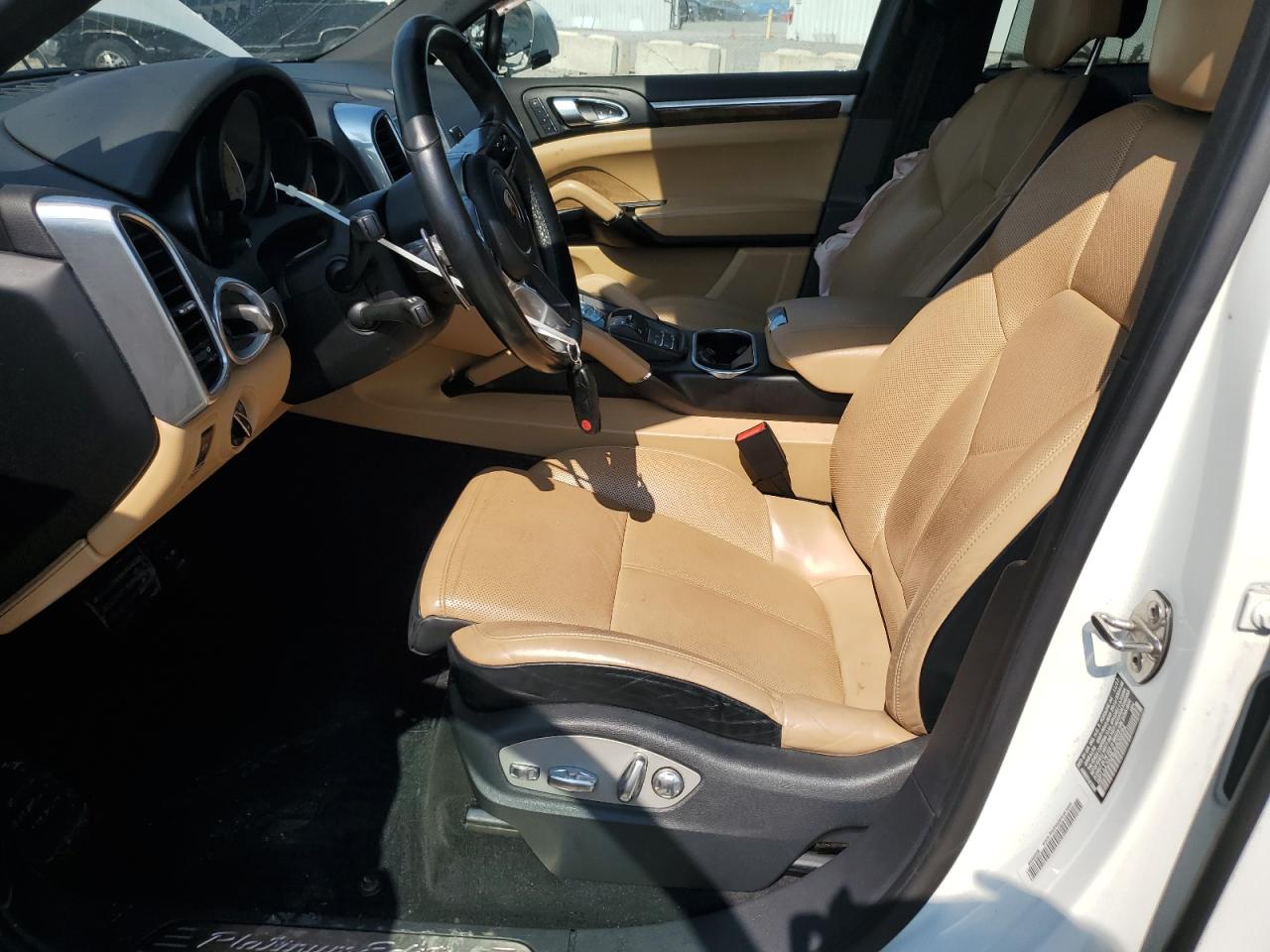 2018 Porsche Cayenne VIN: WP1AA2A28JKA06694 Lot: 69101885