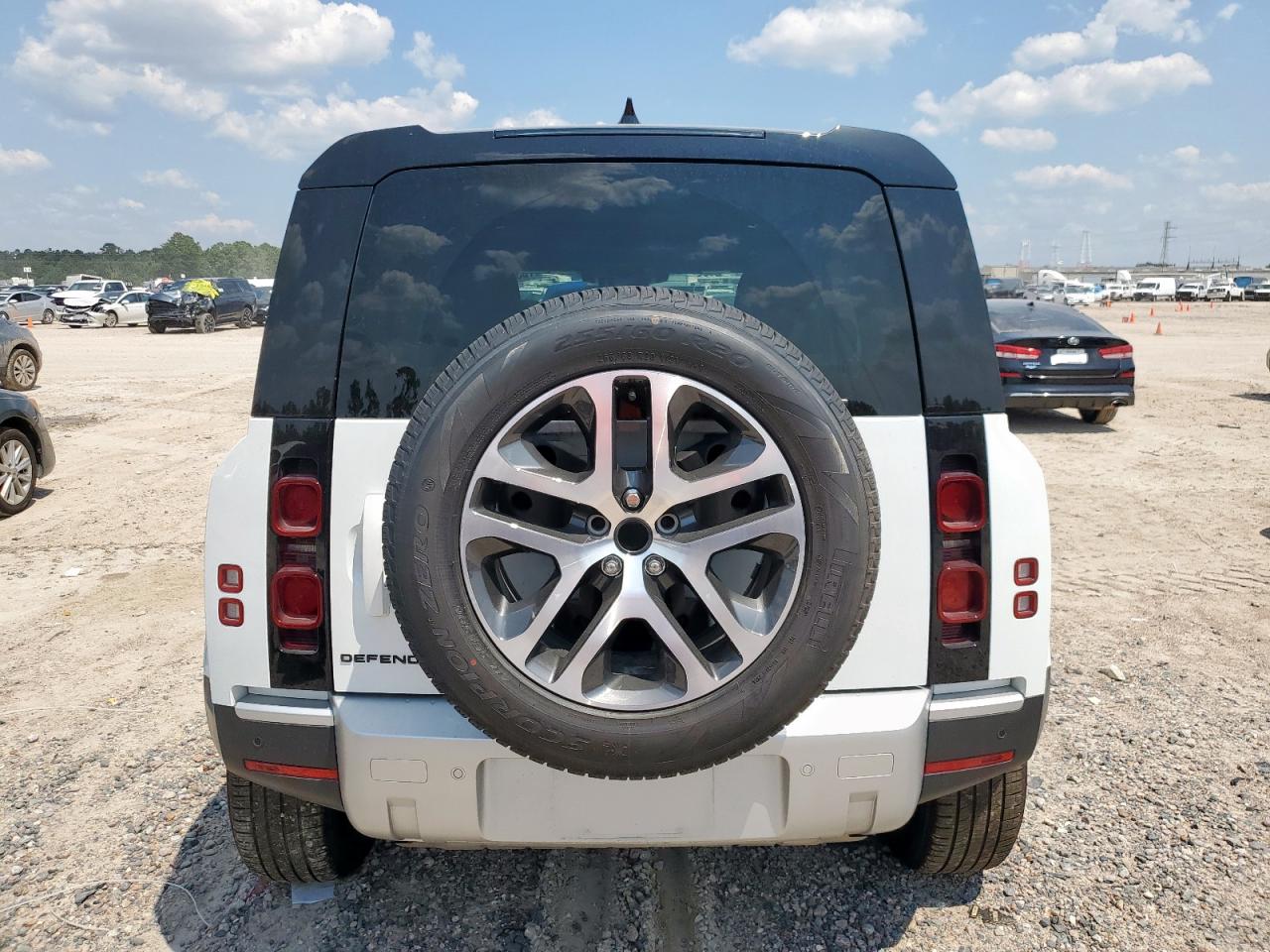 2025 Land Rover Defender 110 S VIN: SALEJ7EX8S2393926 Lot: 70332695