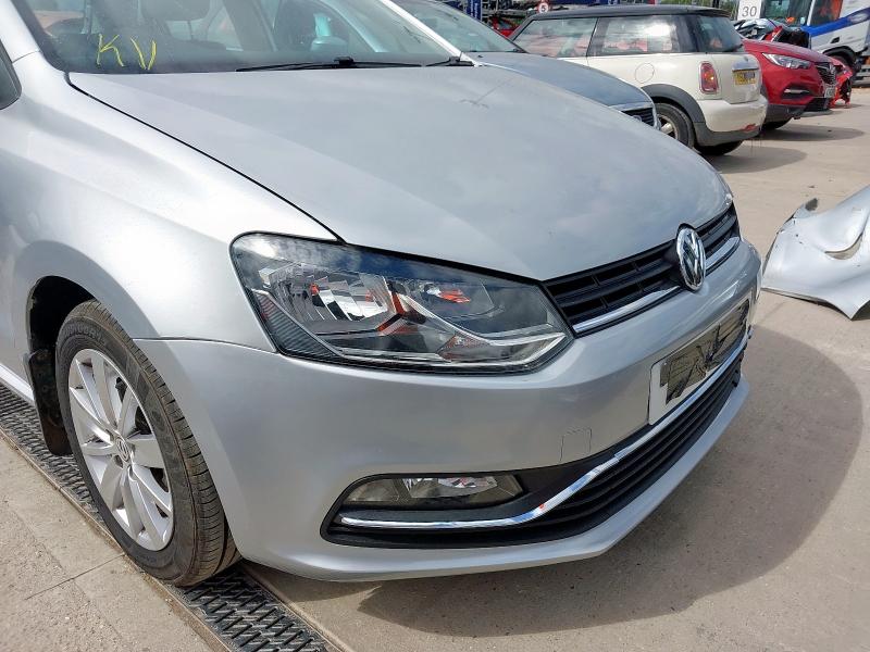 2015 VOLKSWAGEN POLO SE