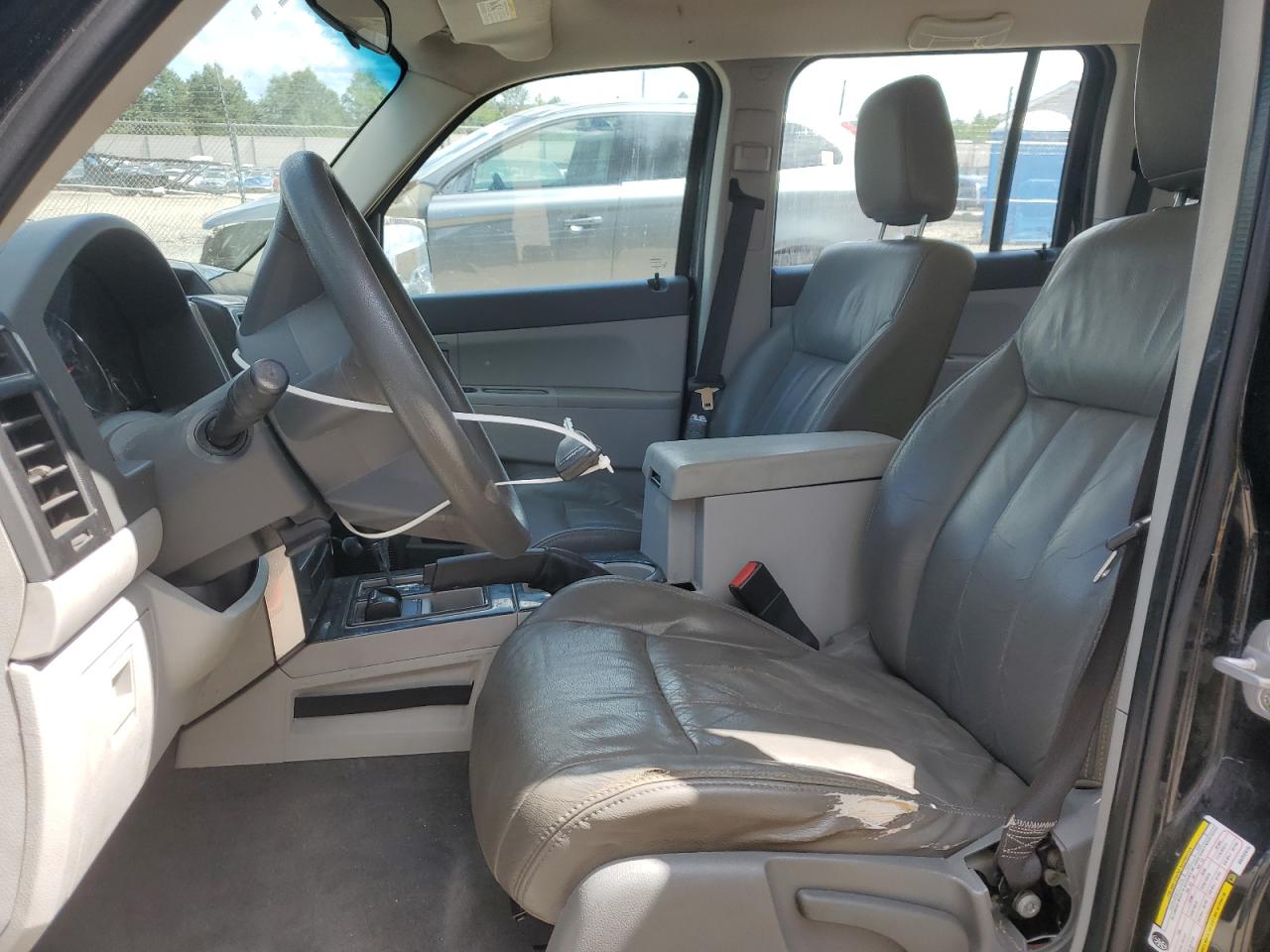 2008 Jeep Liberty Sport VIN: 1J8GN28K48W232815 Lot: 70416735