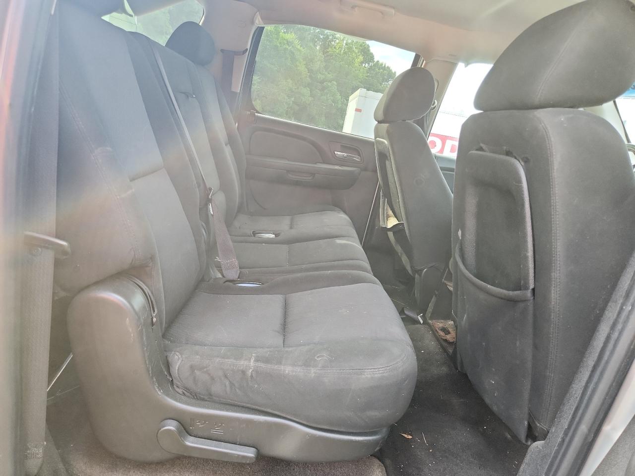 2010 Chevrolet Suburban C1500 Ls VIN: 1GNUCHE01AR192033 Lot: 70484255