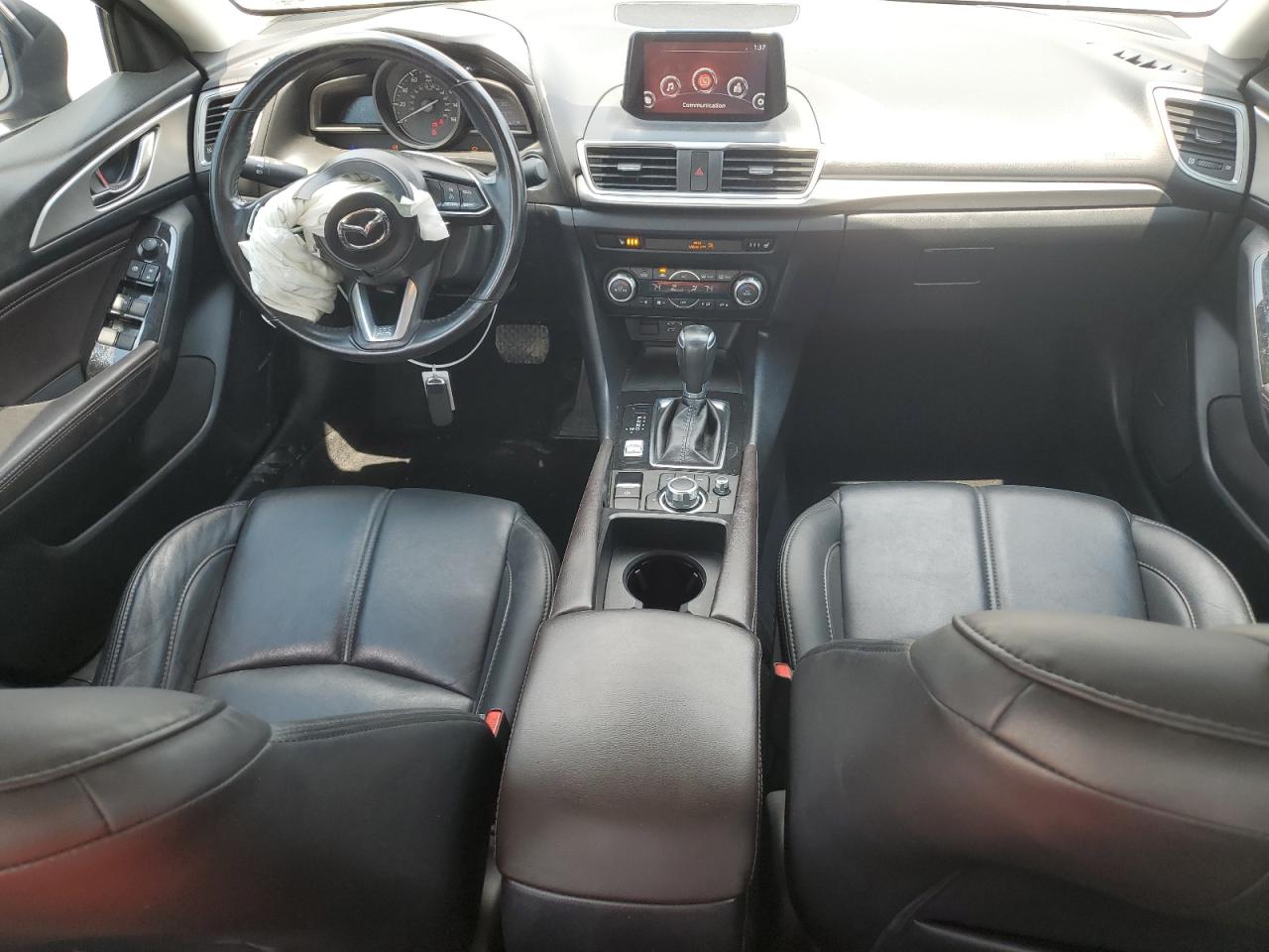 2018 Mazda 3 Touring VIN: 3MZBN1V37JM261818 Lot: 67398975