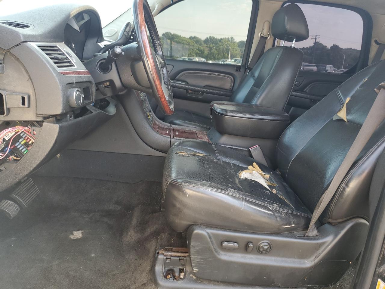 2007 Cadillac Escalade Luxury VIN: 1GYFK63827R346947 Lot: 65611905