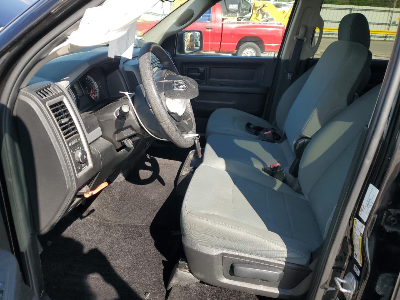 2017 Ram 1500 St VIN: 3C6RR6KT1HG598900 Lot: 68525145