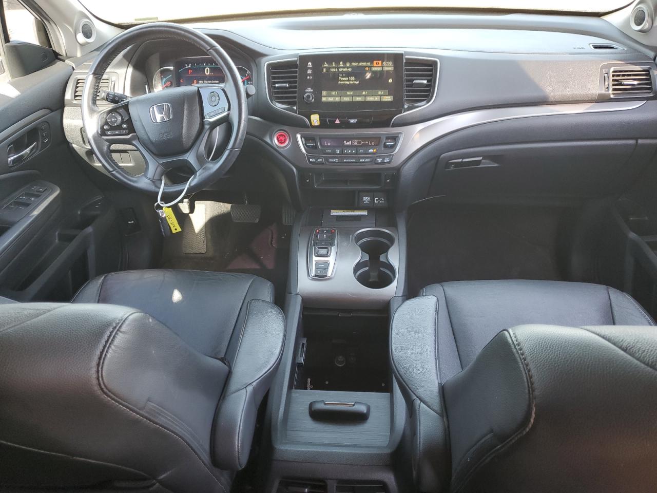 2021 Honda Pilot Se VIN: 5FNYF5H22MB006975 Lot: 70180205