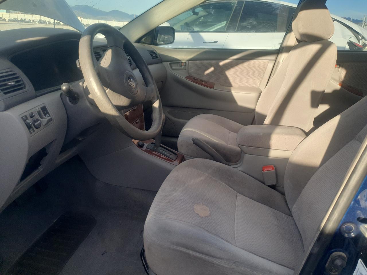 2005 Toyota Corolla Ce VIN: 1NXBR32E15Z412187 Lot: 64670005
