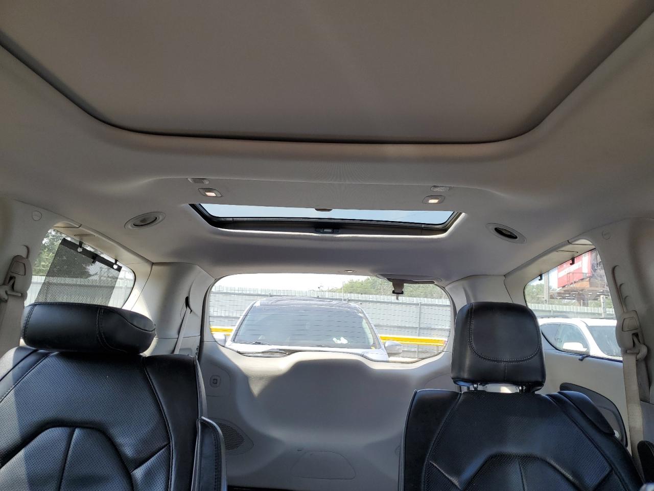 2018 Chrysler Pacifica Limited VIN: 2C4RC1GG2JR170813 Lot: 70429475