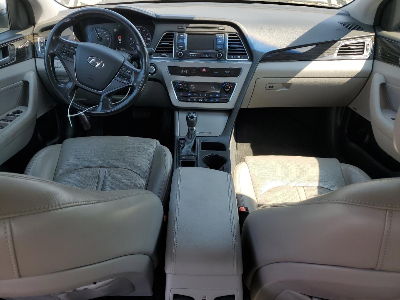 2016 Hyundai Sonata Hybrid VIN: KMHE34L19GA018697 Lot: 70227905