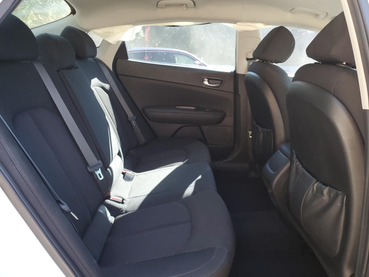 2017 Kia Optima Lx VIN: 5XXGT4L35HG128473 Lot: 70643165