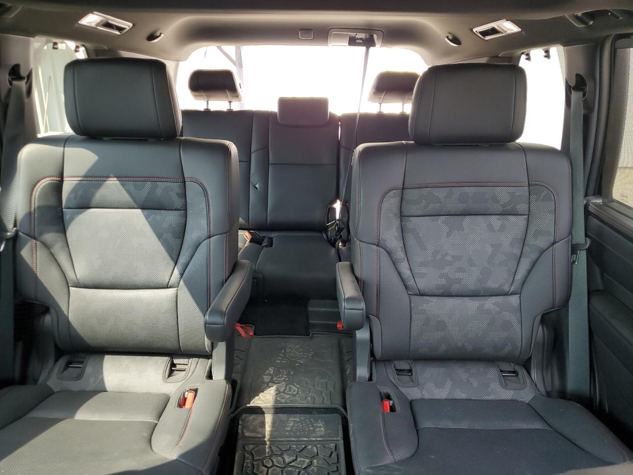 2024 Toyota Sequoia Sr5 VIN: 7SVAAABA6RX044074 Lot: 68927555