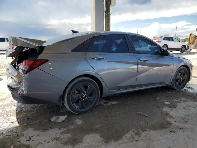  HYUNDAI ELANTRA 2022 Серебристый