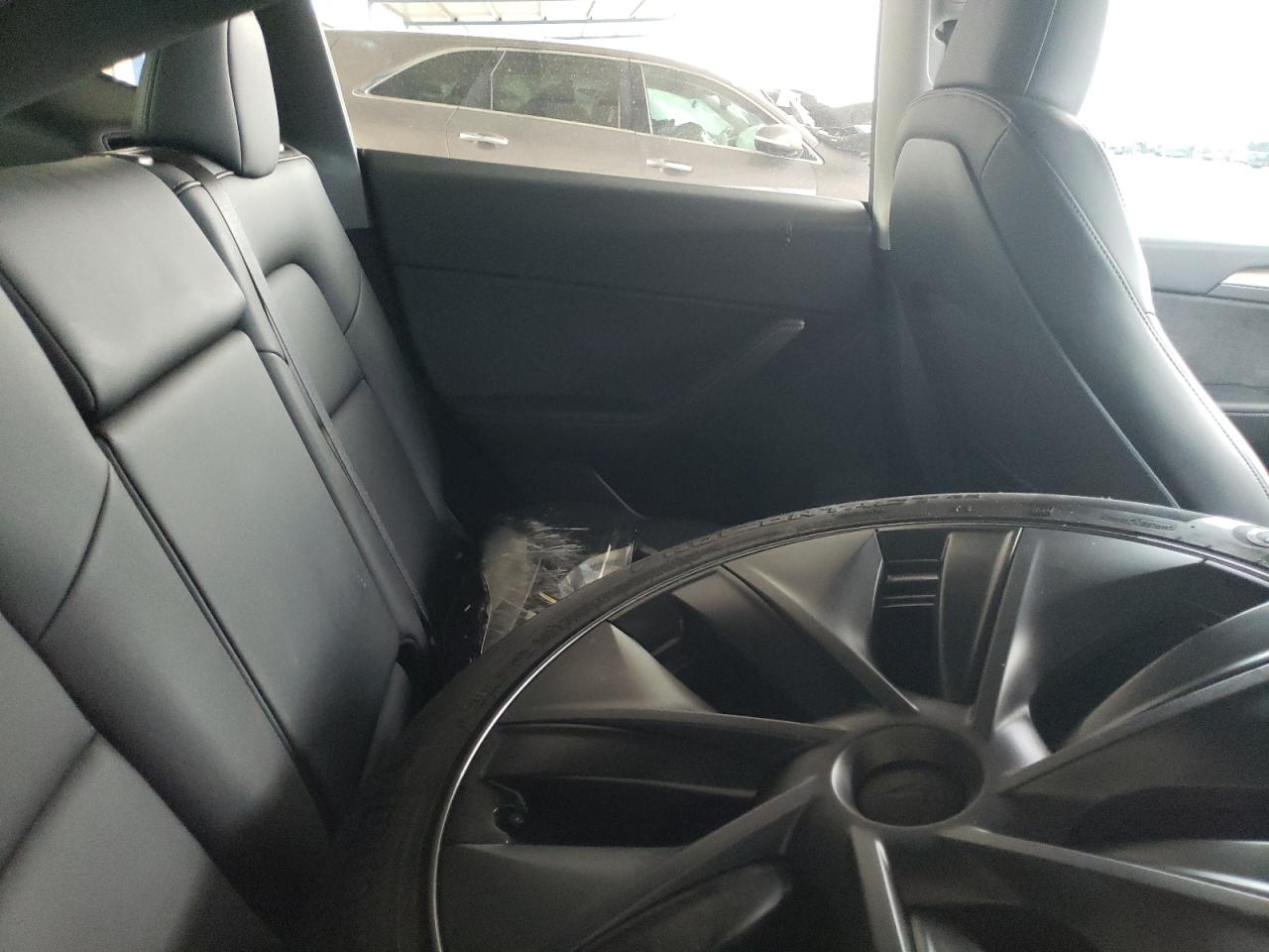 2025 Tesla Model Y VIN: 7SAYGDED9SF246277 Lot: 70370495