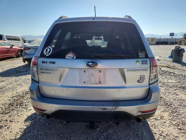  SUBARU FORESTER 2013 Silver