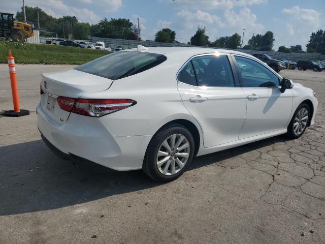  TOYOTA CAMRY 2020 Белы