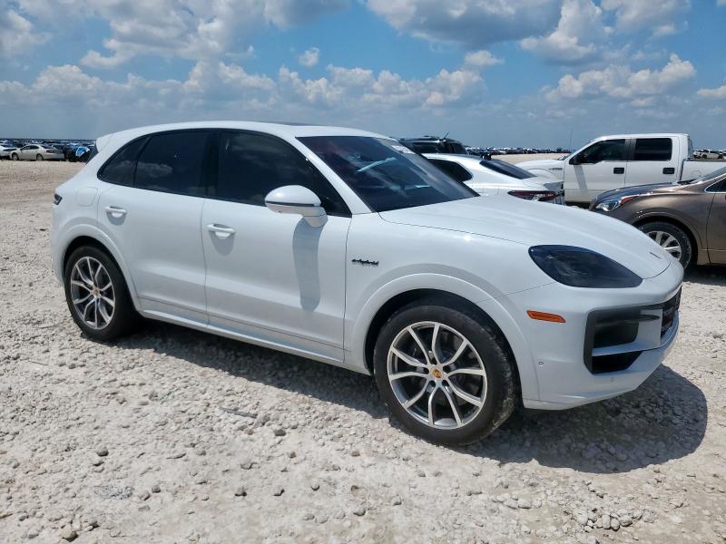 2024 PORSCHE CAYENNE E-HYBRID  