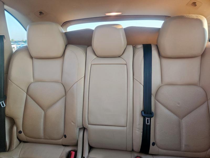 2014 PORSCHE CAYENNE   