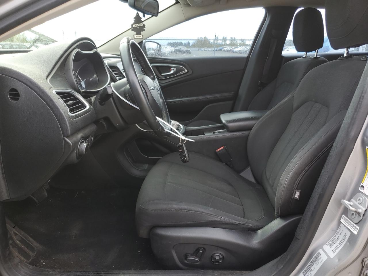 2015 Chrysler 200 Limited VIN: 1C3CCCAB8FN660504 Lot: 67985765