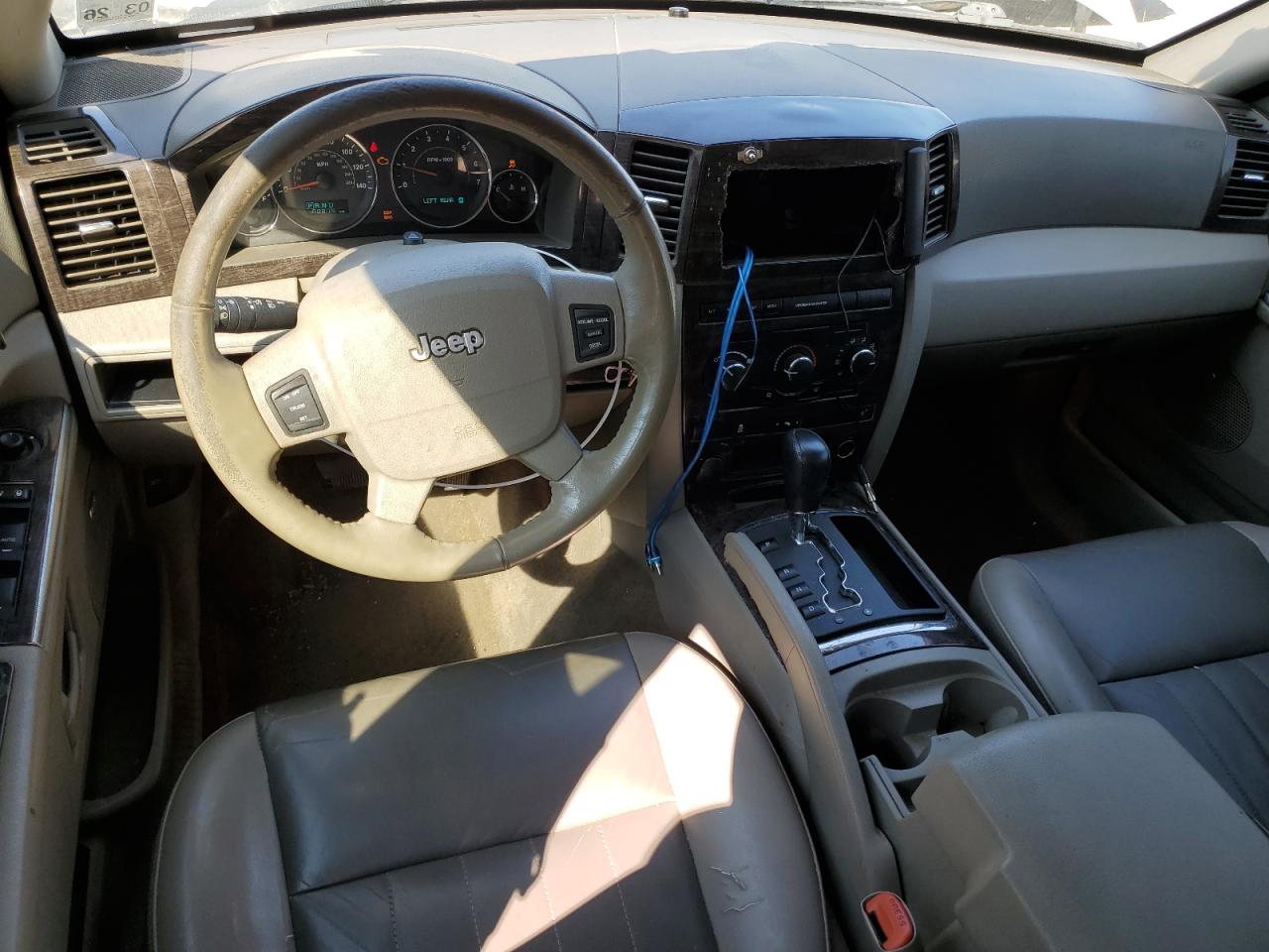 1J8GS48KX7C572698 2007 Jeep Grand Cherokee Laredo