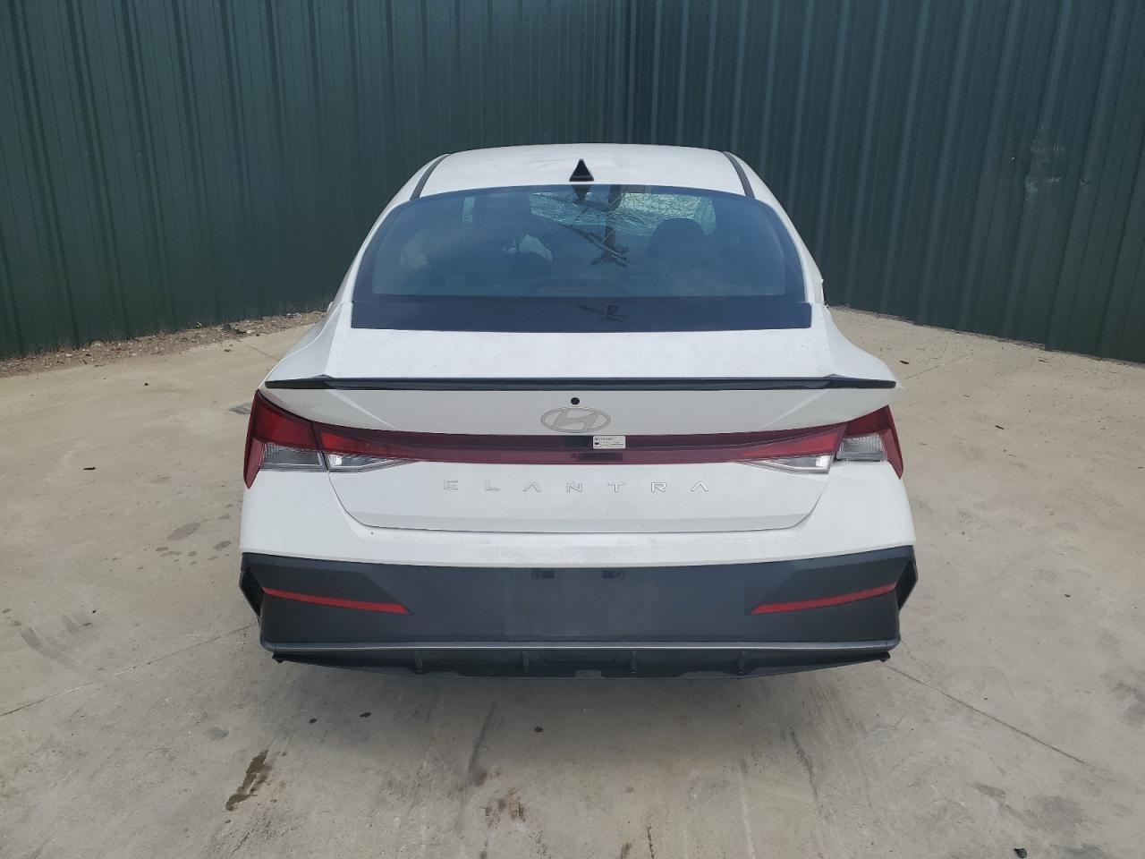 2025 Hyundai Elantra Sel Sport - image 6