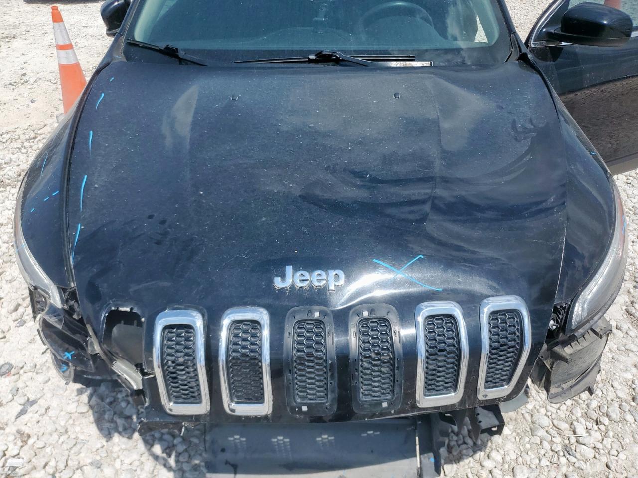 2018 Jeep Cherokee Latitude VIN: 1C4PJLCB4JD566506 Lot: 67318665