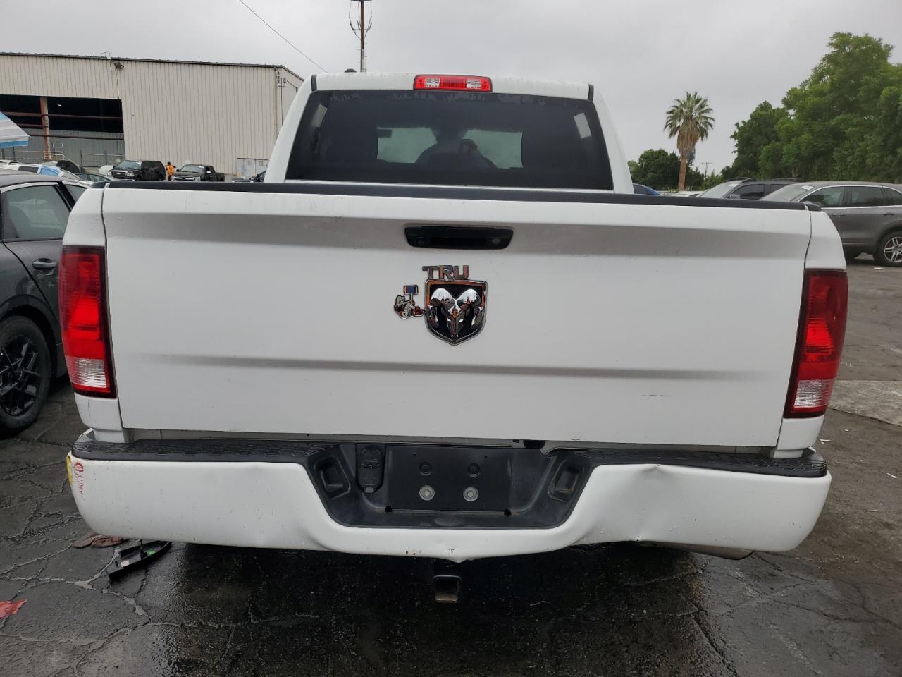 2018 Ram 1500 St VIN: 1C6RR6KGXJS143660 Lot: 94365885