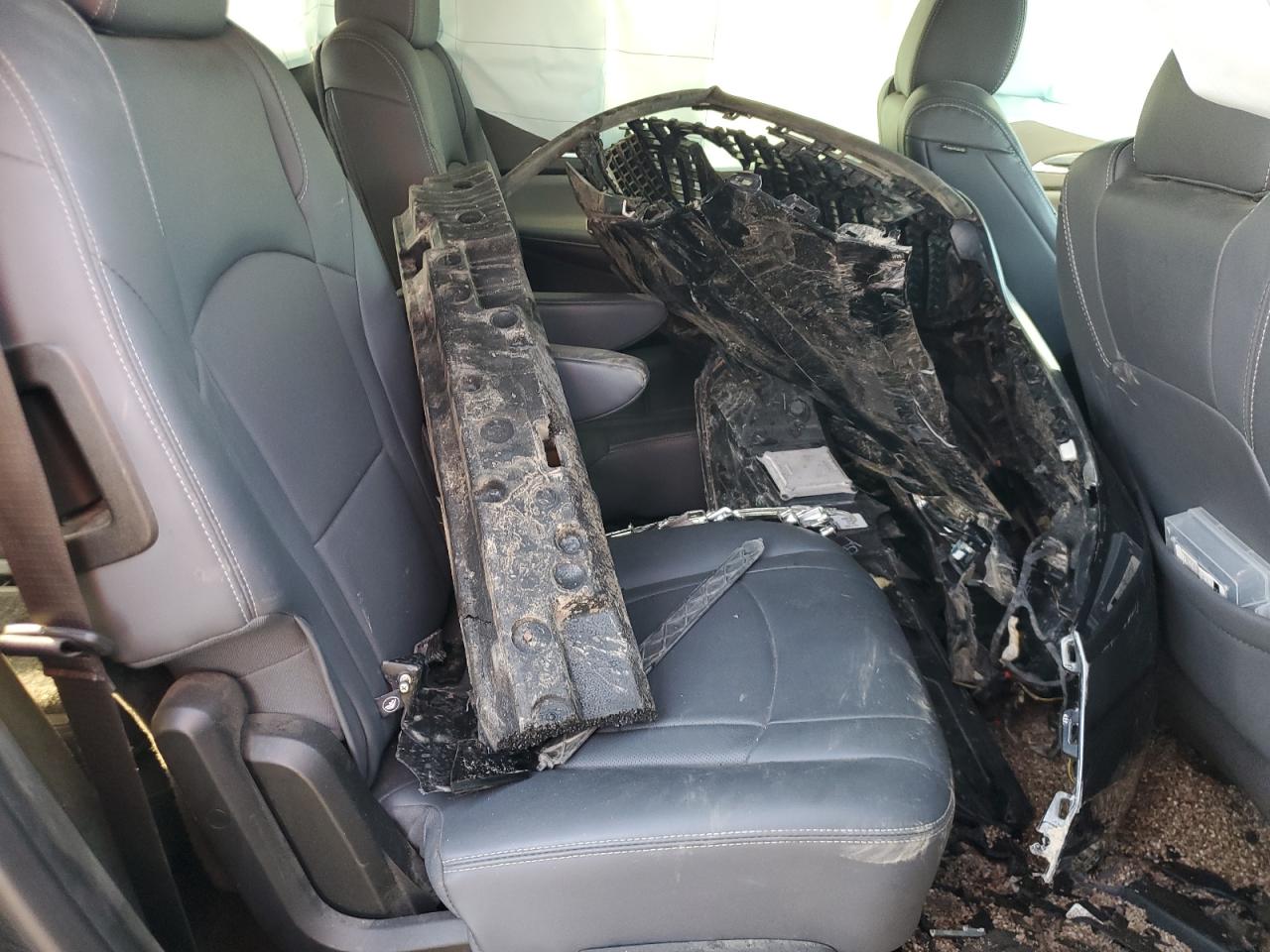 2019 Buick Enclave Essence VIN: 5GAEVAKW1KJ215870 Lot: 69873885