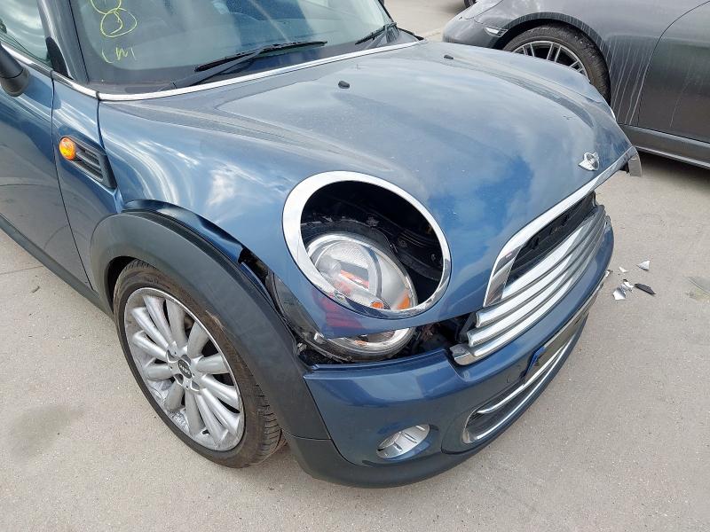 2011 MINI COOPER 