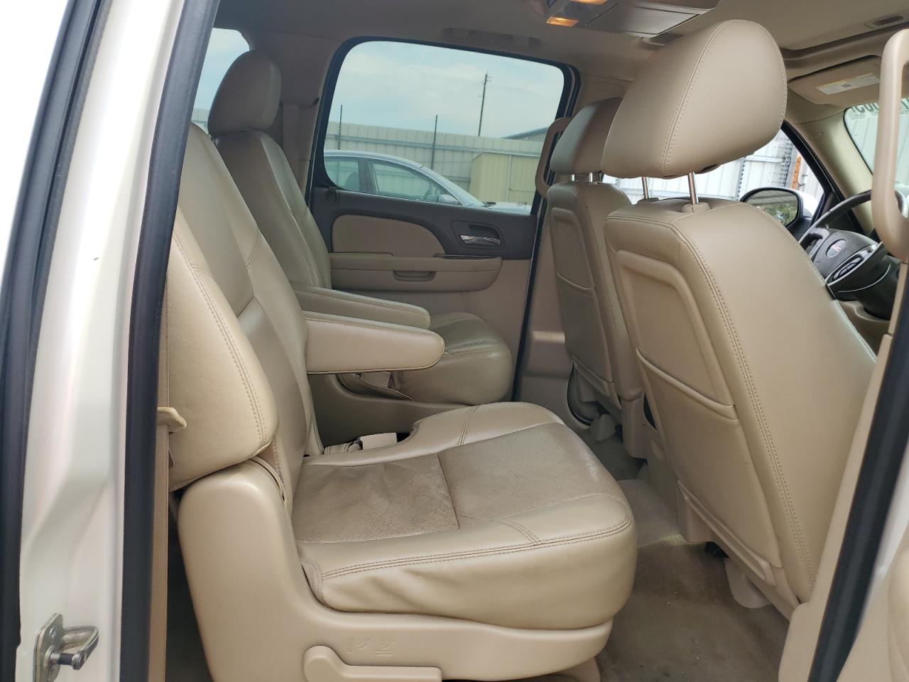 2011 GMC Yukon Xl C1500 Slt VIN: 1GKS1KE05BR203432 Lot: 70701665