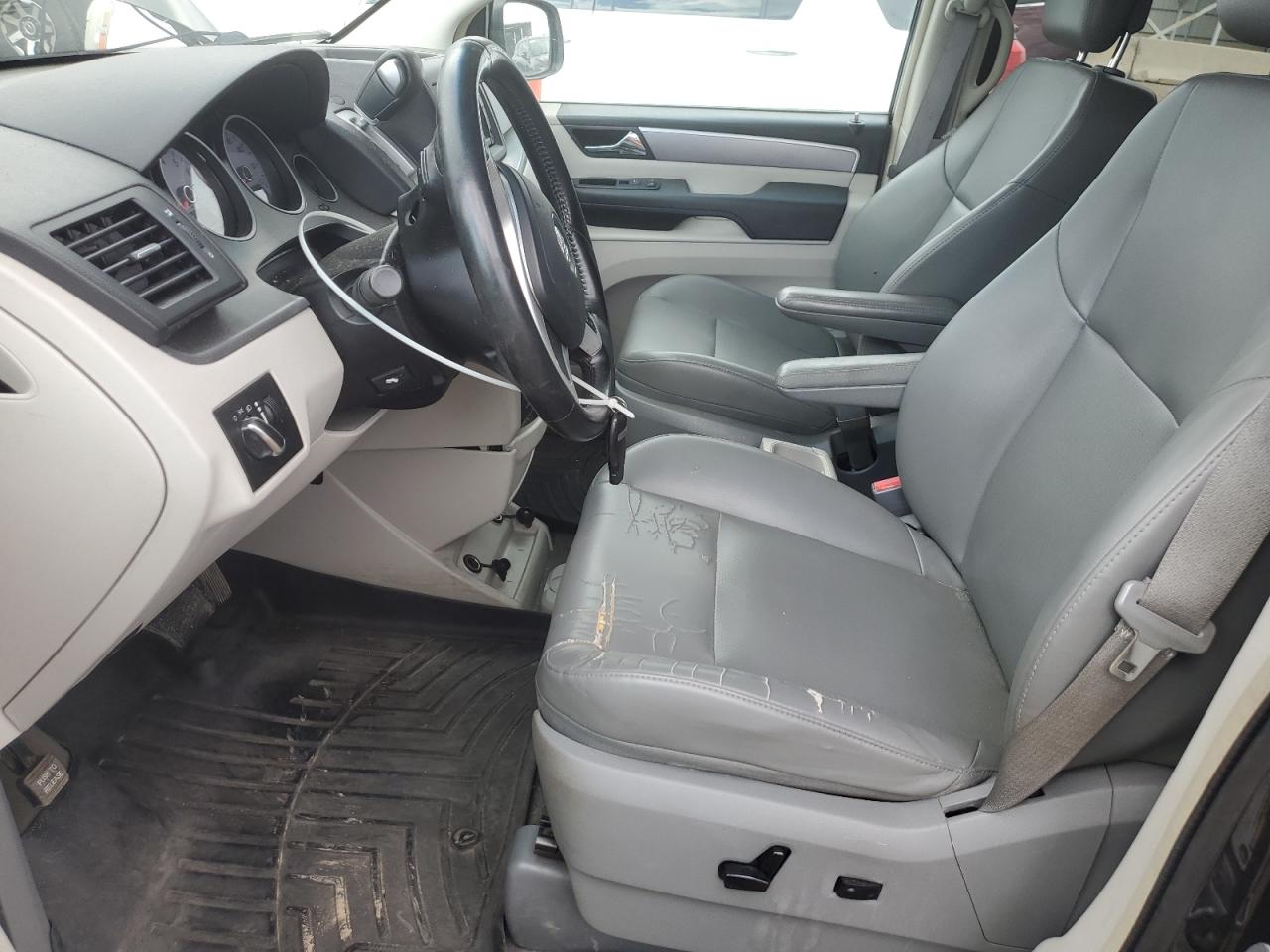 2012 Volkswagen Routan Se VIN: 2C4RVABG8CR240299 Lot: 70406865