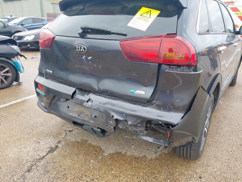 2020 KIA E-NIRO 4
