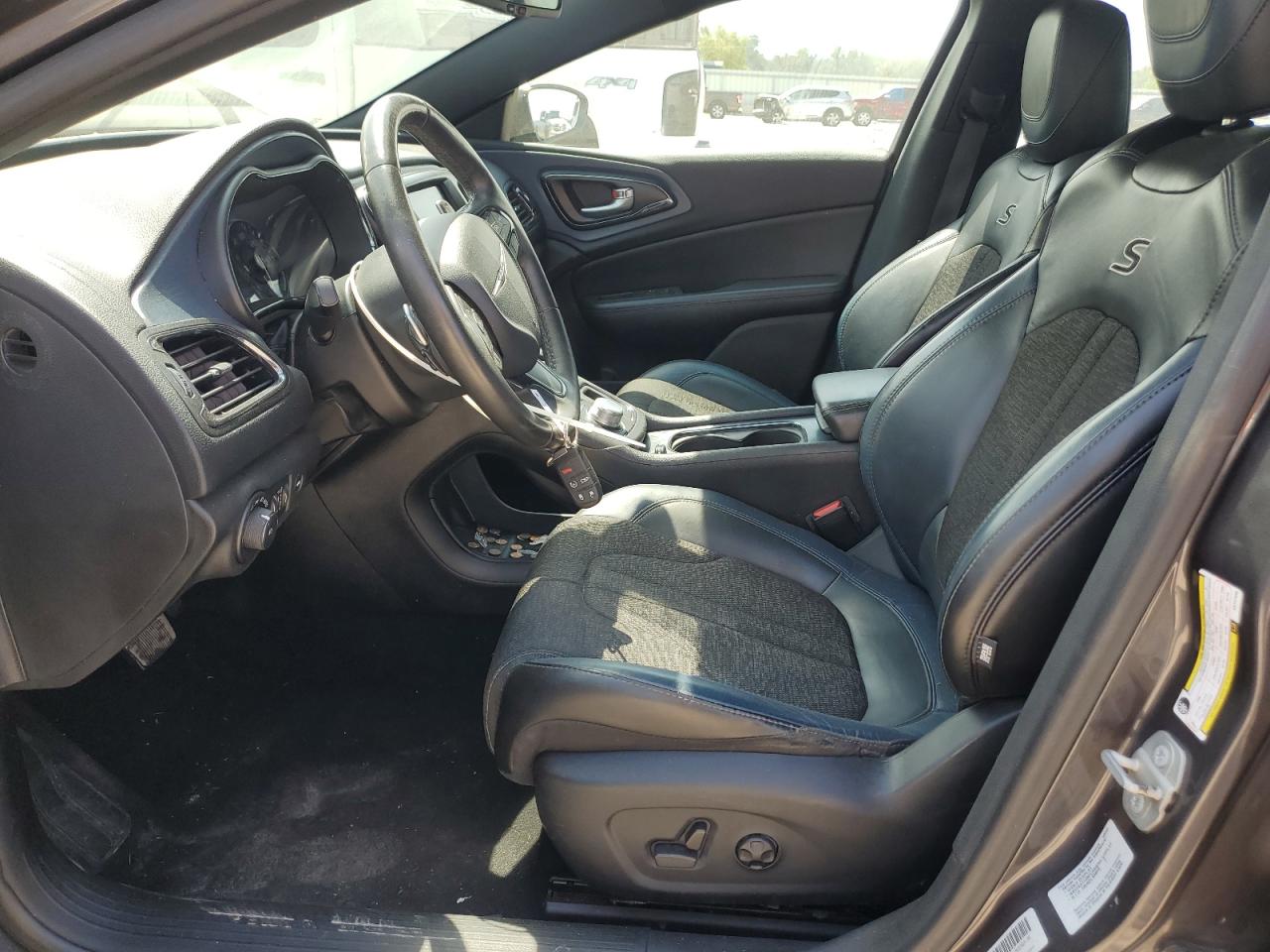 2016 Chrysler 200 S VIN: 1C3CCCDG5GN147946 Lot: 68479695