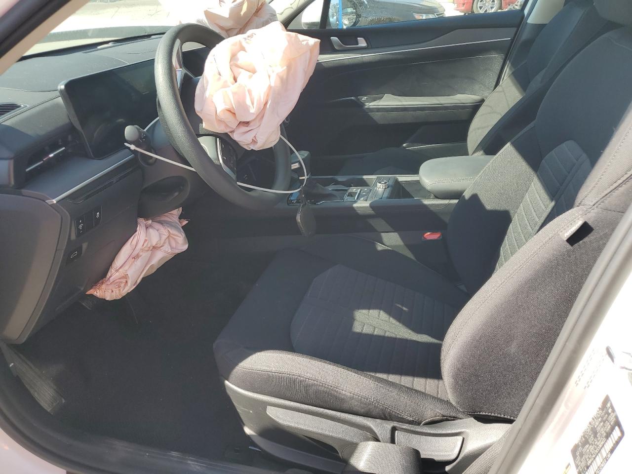 2025 Kia K5 Lxs VIN: KNAG24J7XS5369415 Lot: 70588245