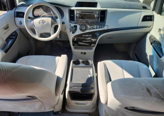 2013 TOYOTA SIENNA LE  