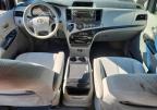 2013 TOYOTA SIENNA LE   à vendre chez Copart IL - PEORIA