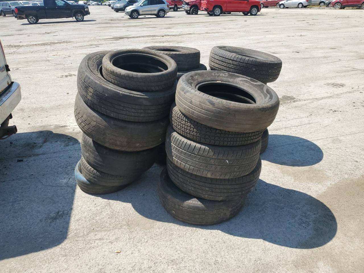 2014 Ford Econoline E350 Super Duty Wagon VIN: 1FBSS3BL0EDA58805 Lot: 67942415